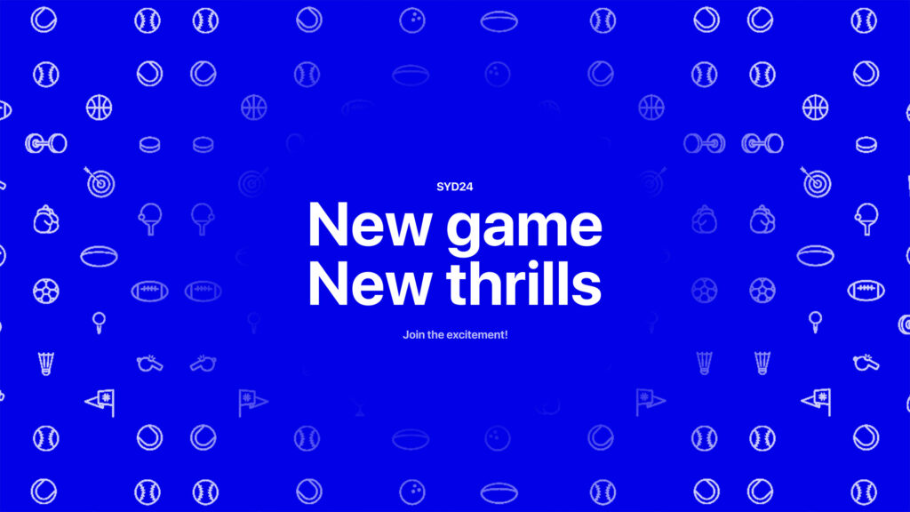 Visuel promotionnel sur fond bleu vif parsemé de petites icônes de sports en blanc (ballons, haltères, raquettes). Au centre, le slogan « Nouveau jeu, nouvelles sensations » est écrit en lettres blanches imposantes, surmonté du nom SYD24 et suivi de l'appel à l'action « Rejoignez l'aventure ! ».